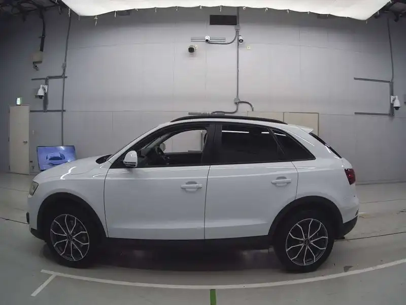 AUDI Q3 2.0TFSI QUATTRO 180PS Thumbnail 5