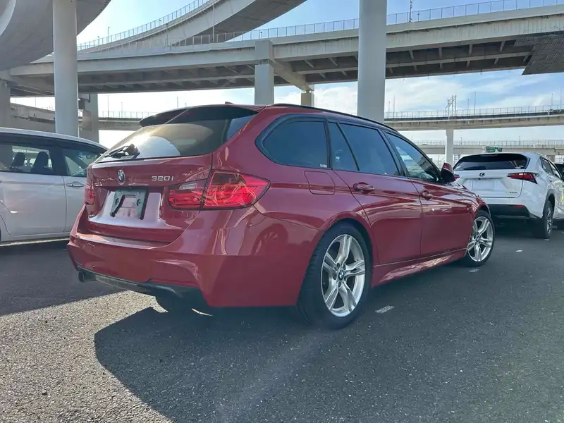 BMW 320I TOURING M-SPORT Thumbnail 2