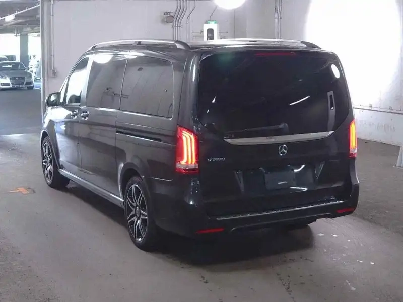 MERCEDES BENZ V260 AVG LONG Thumbnail 2