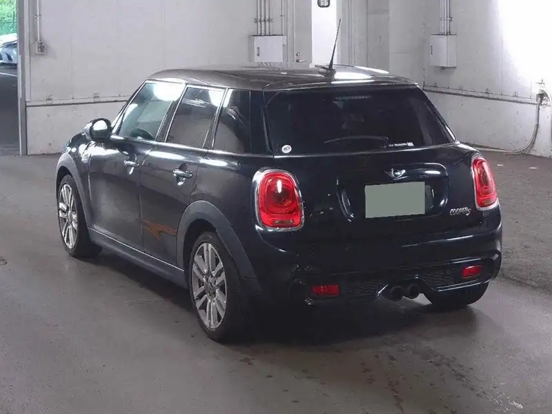 MINI 5D COOPER S SEVEN Thumbnail 4