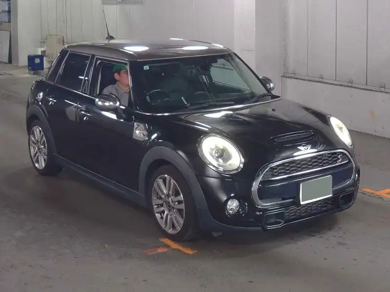 MINI 5D COOPER S SEVEN Thumbnail 3