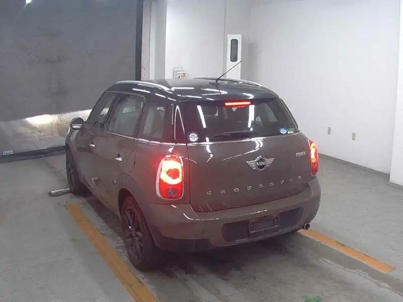 MINI 5D COOPER CROSSOVERVALENTINE ROAD Thumbnail 2