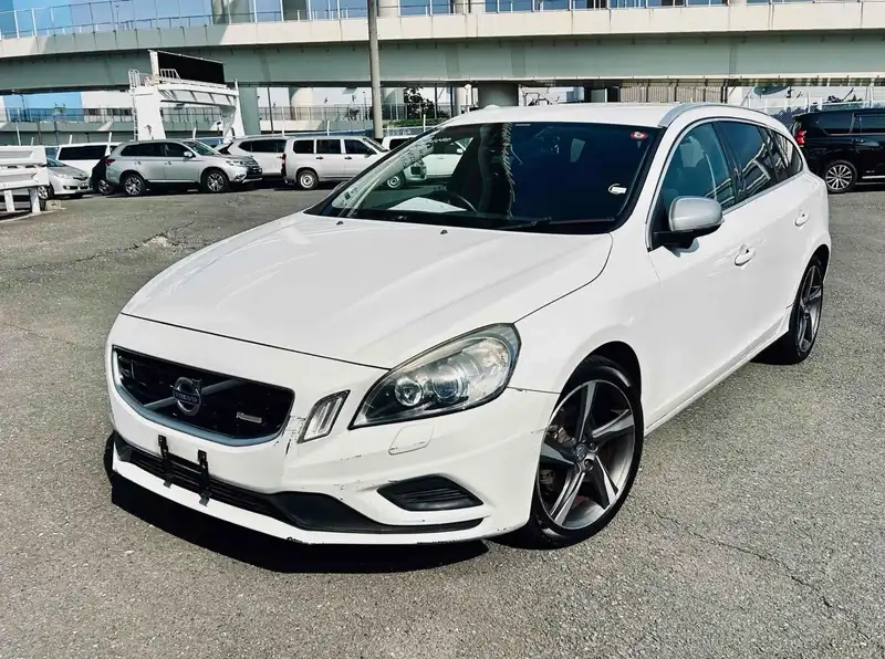 VOLVO V60 T4 R-DESIGN Thumbnail 3