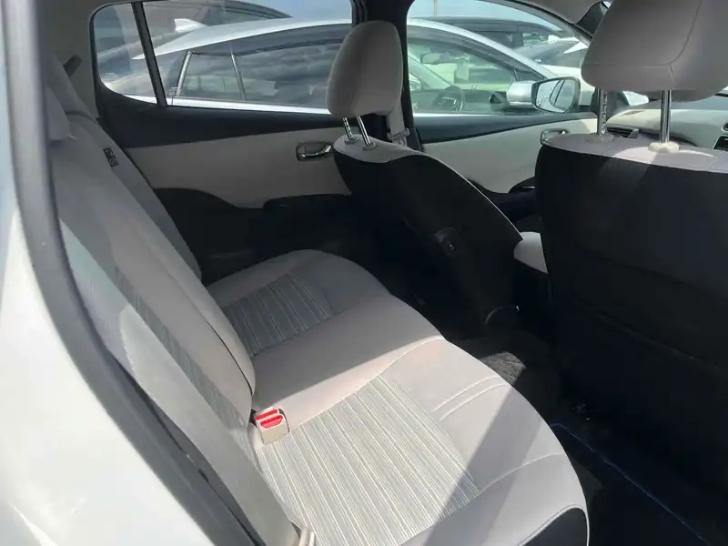 NISSAN LEAF G Thumbnail 5