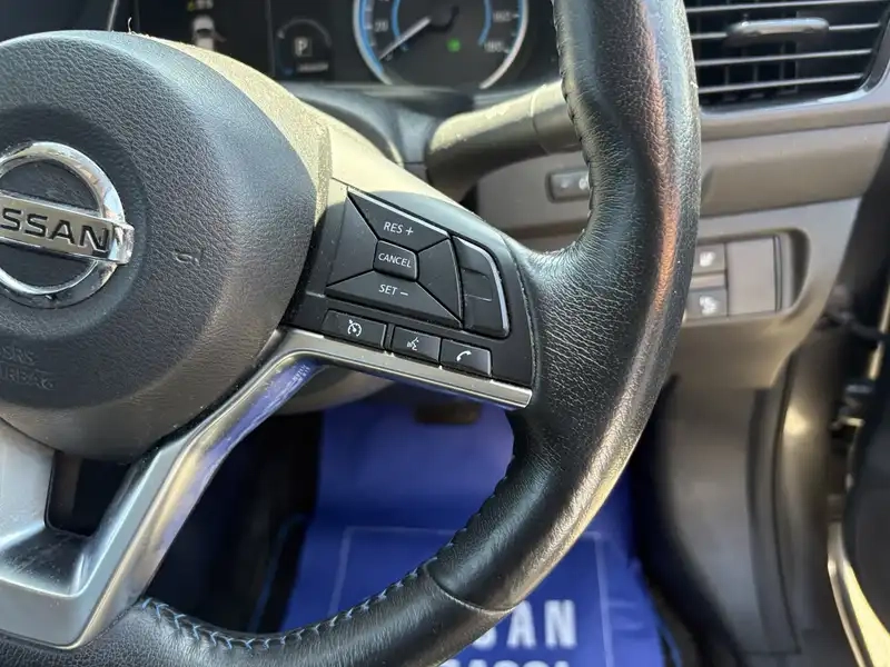 NISSAN LEAF X Thumbnail 5