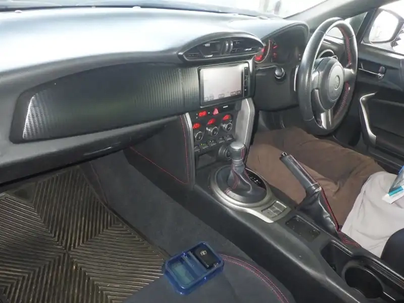 TOYOTA 86 GT Thumbnail 5
