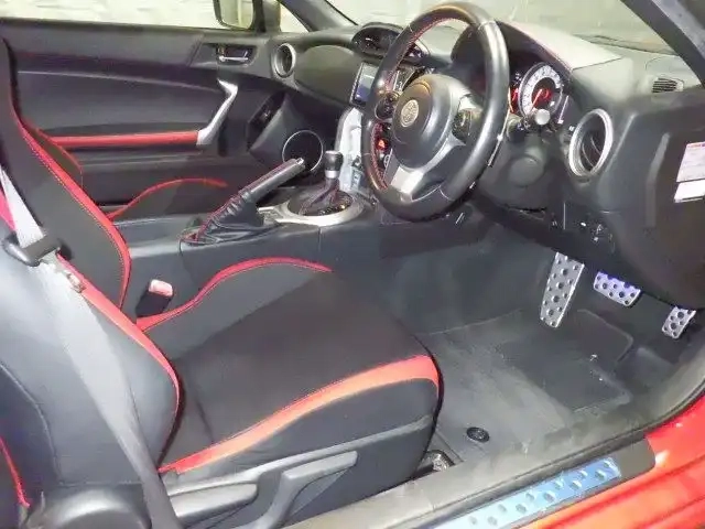 TOYOTA 86 GT Thumbnail 4