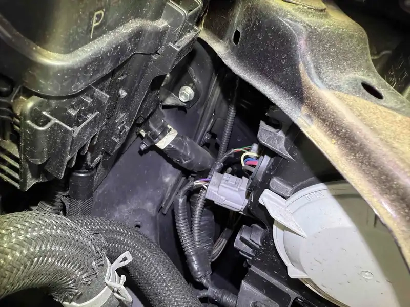 TOYOTA PRIUS G Thumbnail 23