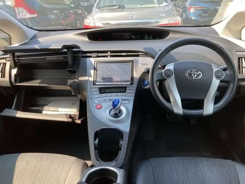TOYOTA PRIUS G Thumbnail 8