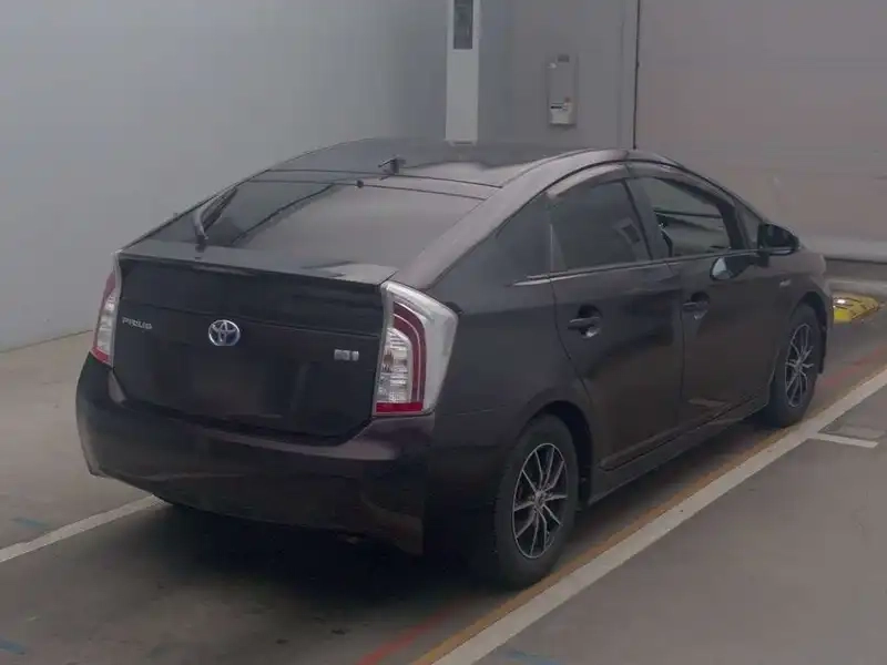 TOYOTA PRIUS G Thumbnail 4