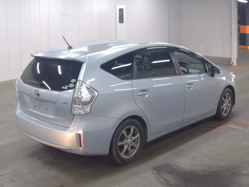 TOYOTA PRIUS ALPHA G CRUISE Thumbnail 5