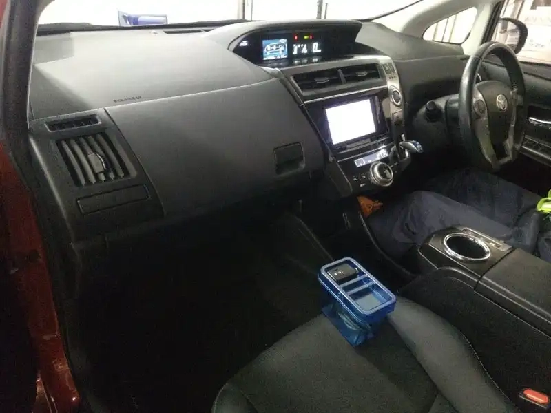 TOYOTA PRIUS ALPHA G Thumbnail 3