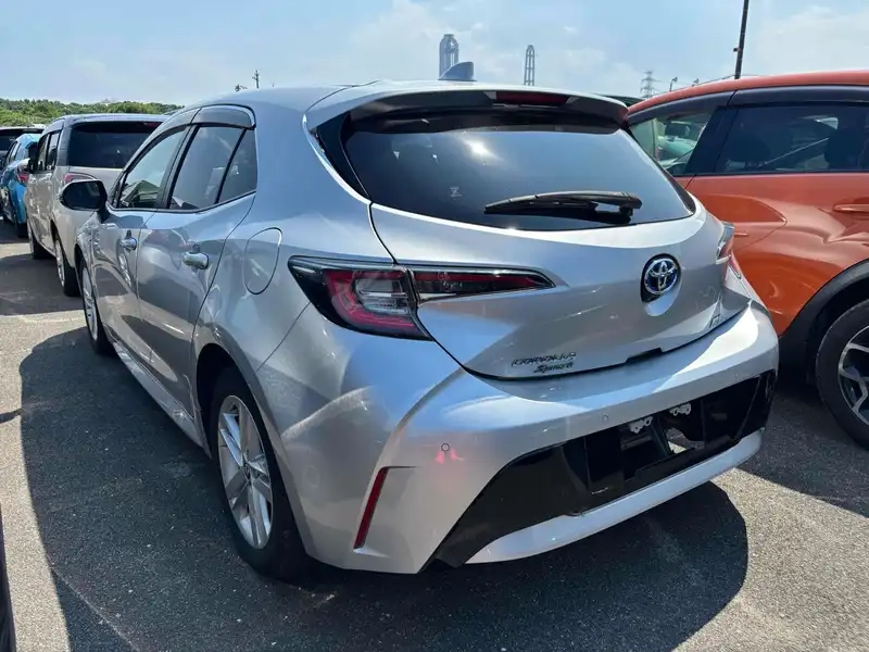 TOYOTA COROLLA SPORTS HYBRID G Thumbnail 2