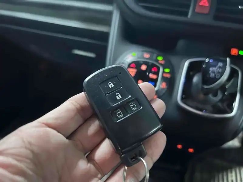 TOYOTA VOXY HYBRID V Thumbnail 19