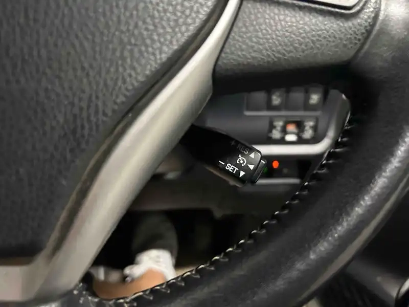 TOYOTA VOXY HYBRID V Thumbnail 17