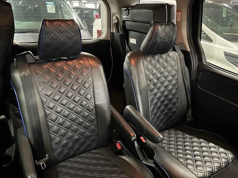 TOYOTA VOXY HYBRID V Thumbnail 15