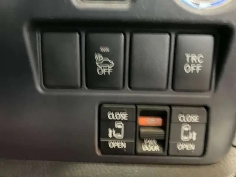 TOYOTA VOXY HYBRID V Thumbnail 7