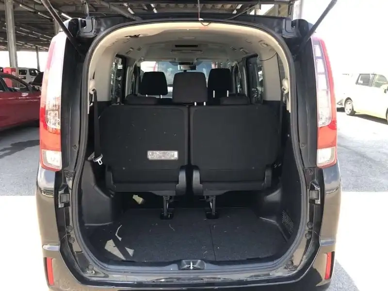 TOYOTA NOAH HYBRID G Thumbnail 8