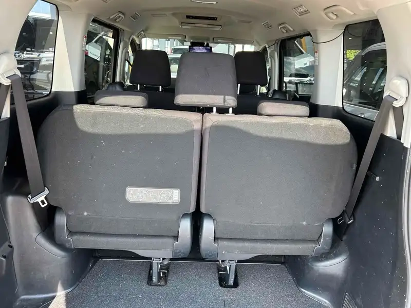 TOYOTA NOAH HYBRID G Thumbnail 19