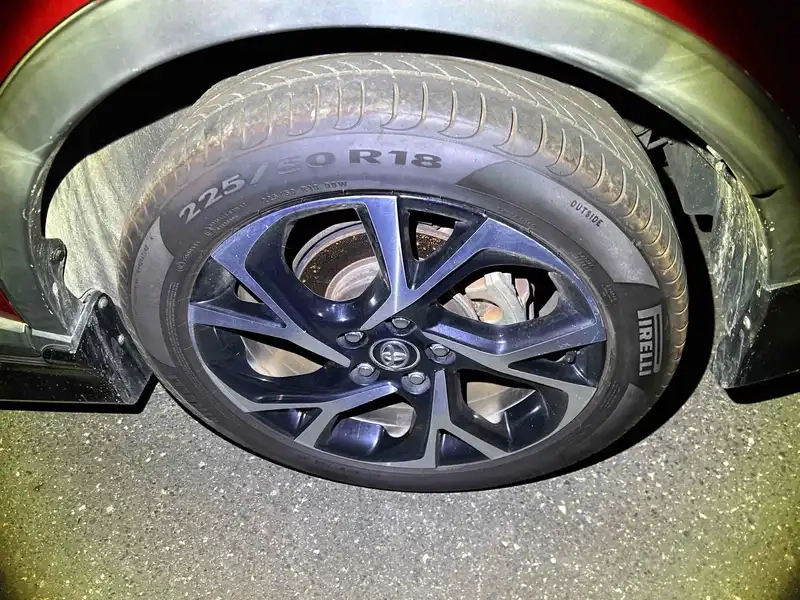 TOYOTA C-HR G Thumbnail 16