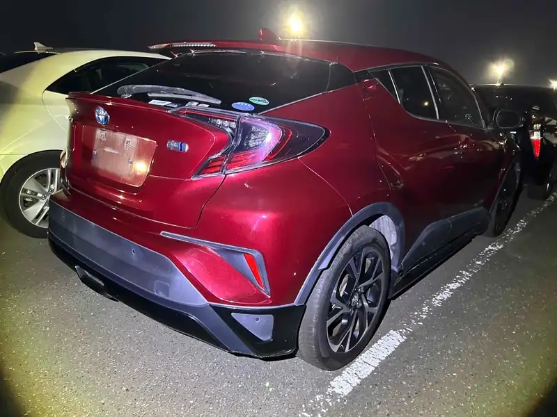 TOYOTA C-HR G Thumbnail 4