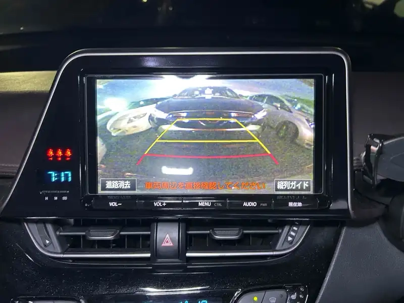 TOYOTA C-HR G Thumbnail 8