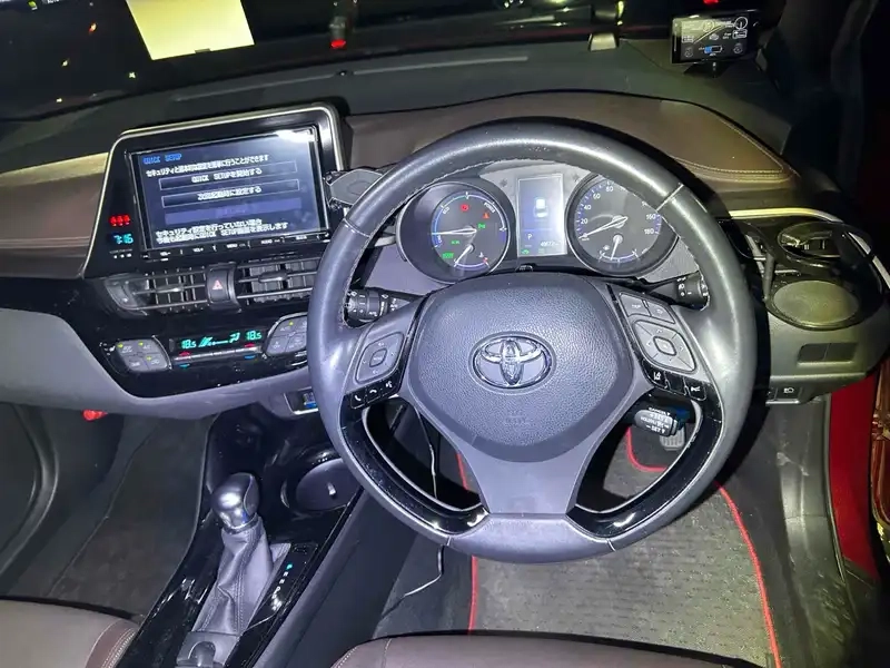 TOYOTA C-HR G Thumbnail 5