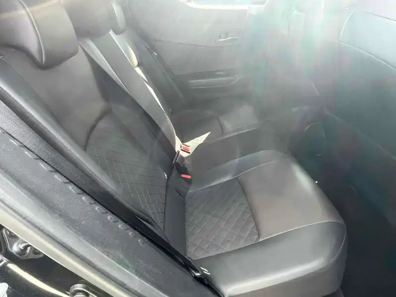 TOYOTA C-HR G Thumbnail 13
