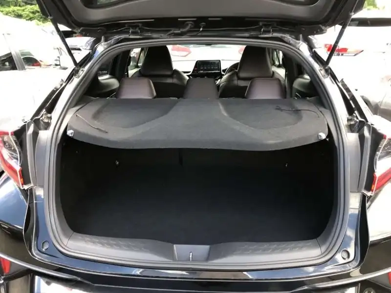 TOYOTA C-HR G Thumbnail 10