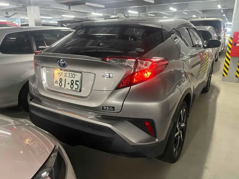 TOYOTA C-HR G Thumbnail 2