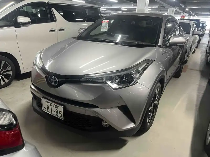 TOYOTA C-HR G Thumbnail 1