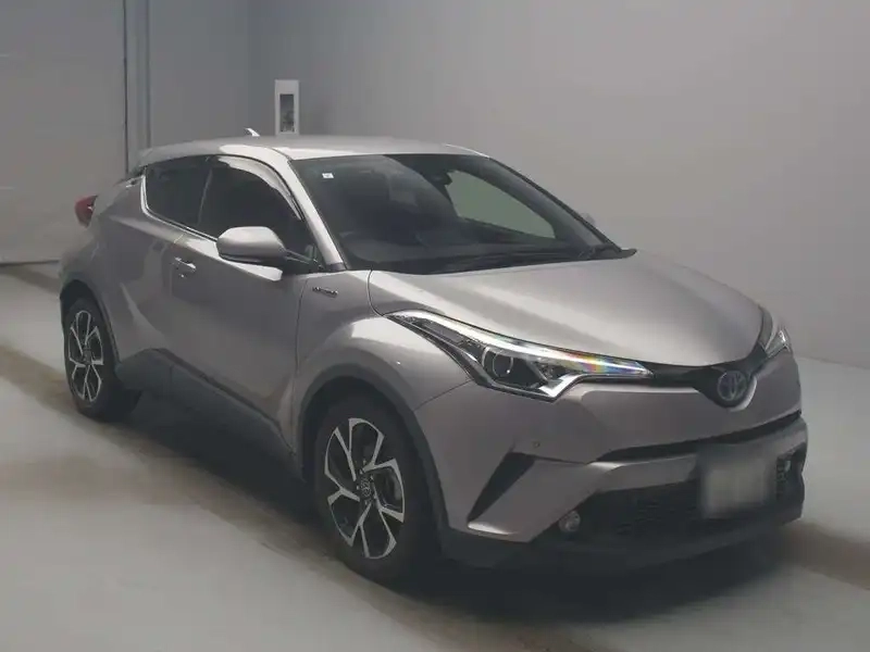 TOYOTA C-HR G Thumbnail 6