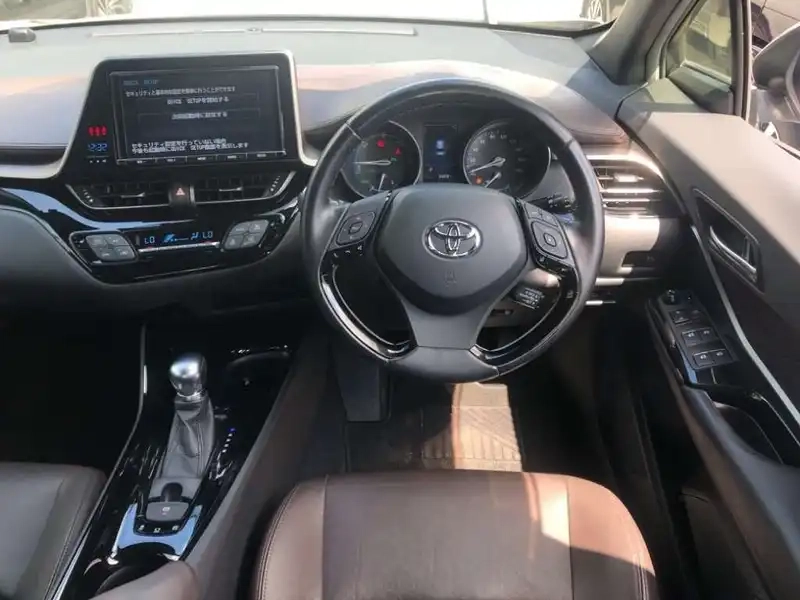 TOYOTA C-HR G Thumbnail 8