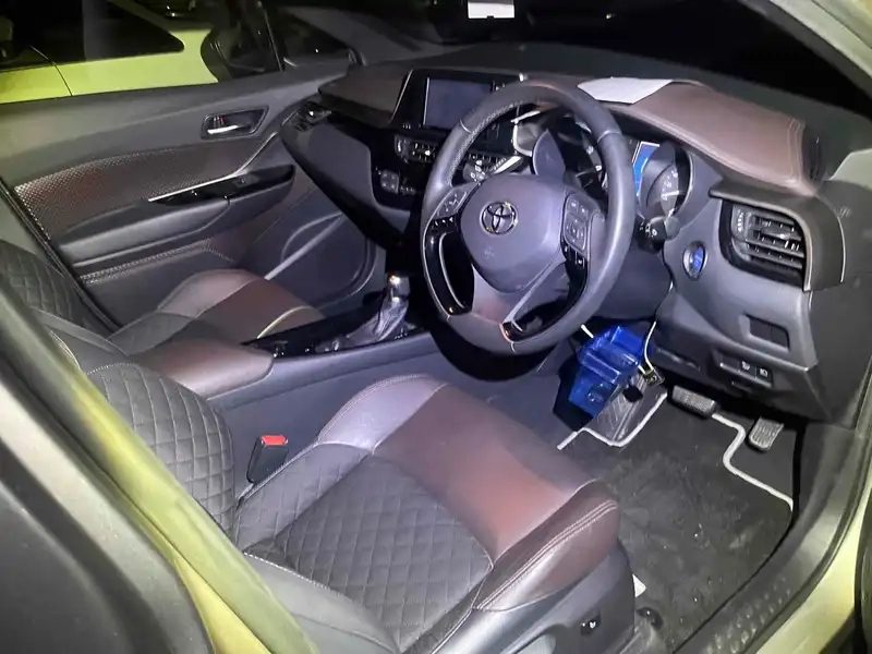 TOYOTA C-HR G LED EDITION Thumbnail 3