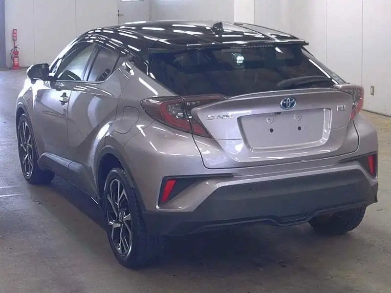 TOYOTA C-HR G LED EDITION Thumbnail 2