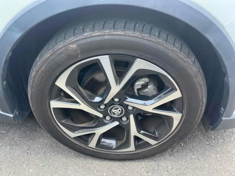 TOYOTA C-HR G LED EDITION Thumbnail 9