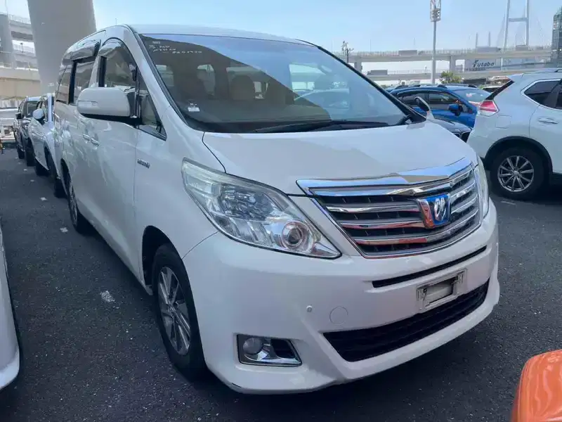 2014 Toyota Alphard Hybrid