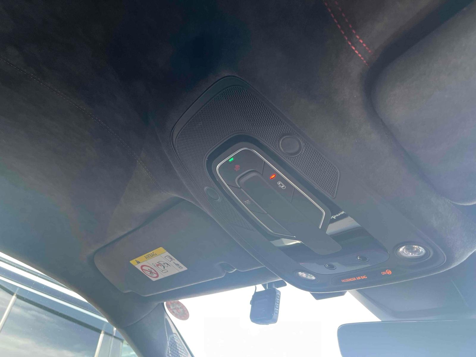 LAMBORGHINI URUS 4WD BASE GRADE Image 19