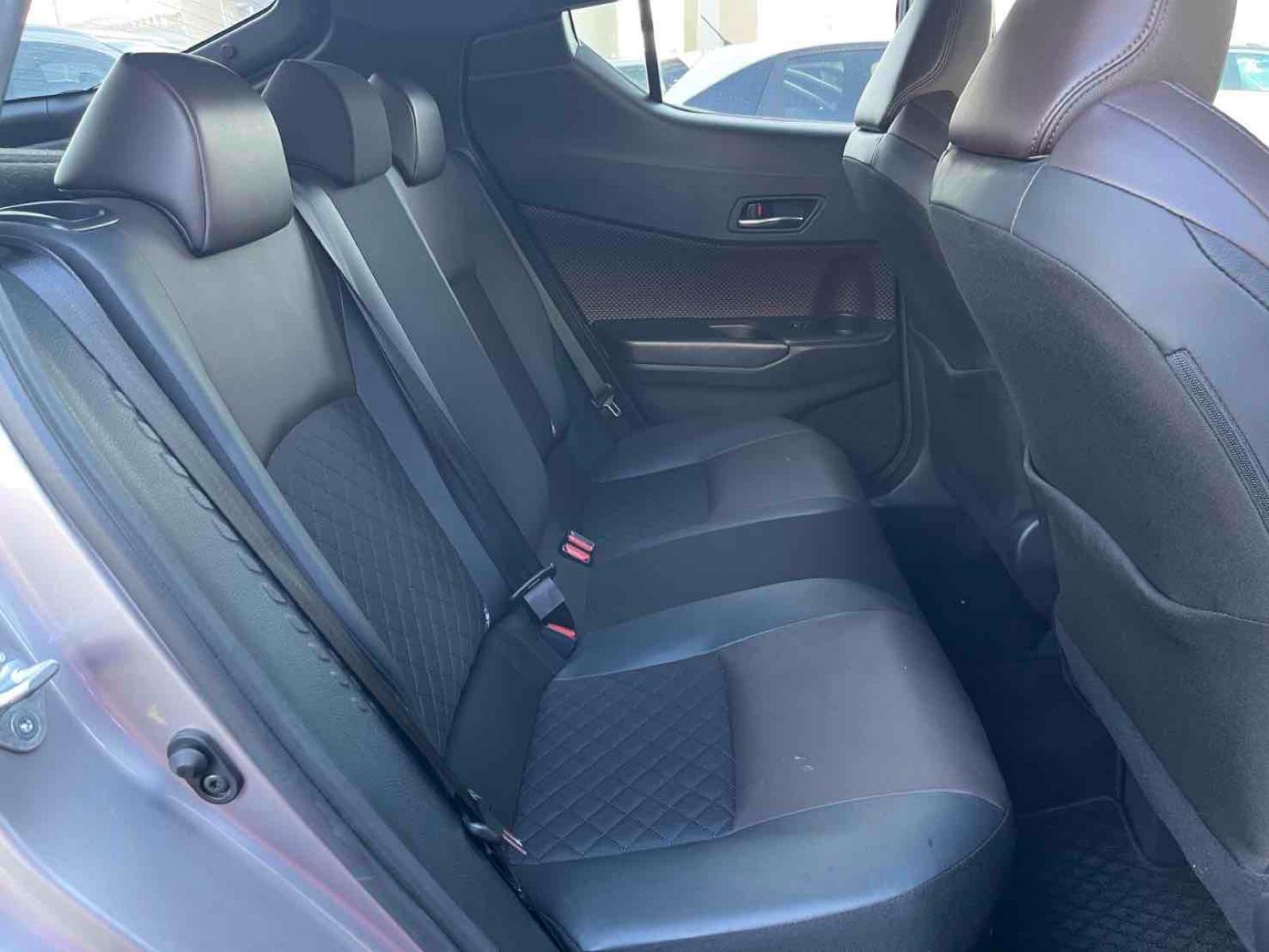 TOYOTA C-HR G Image 6