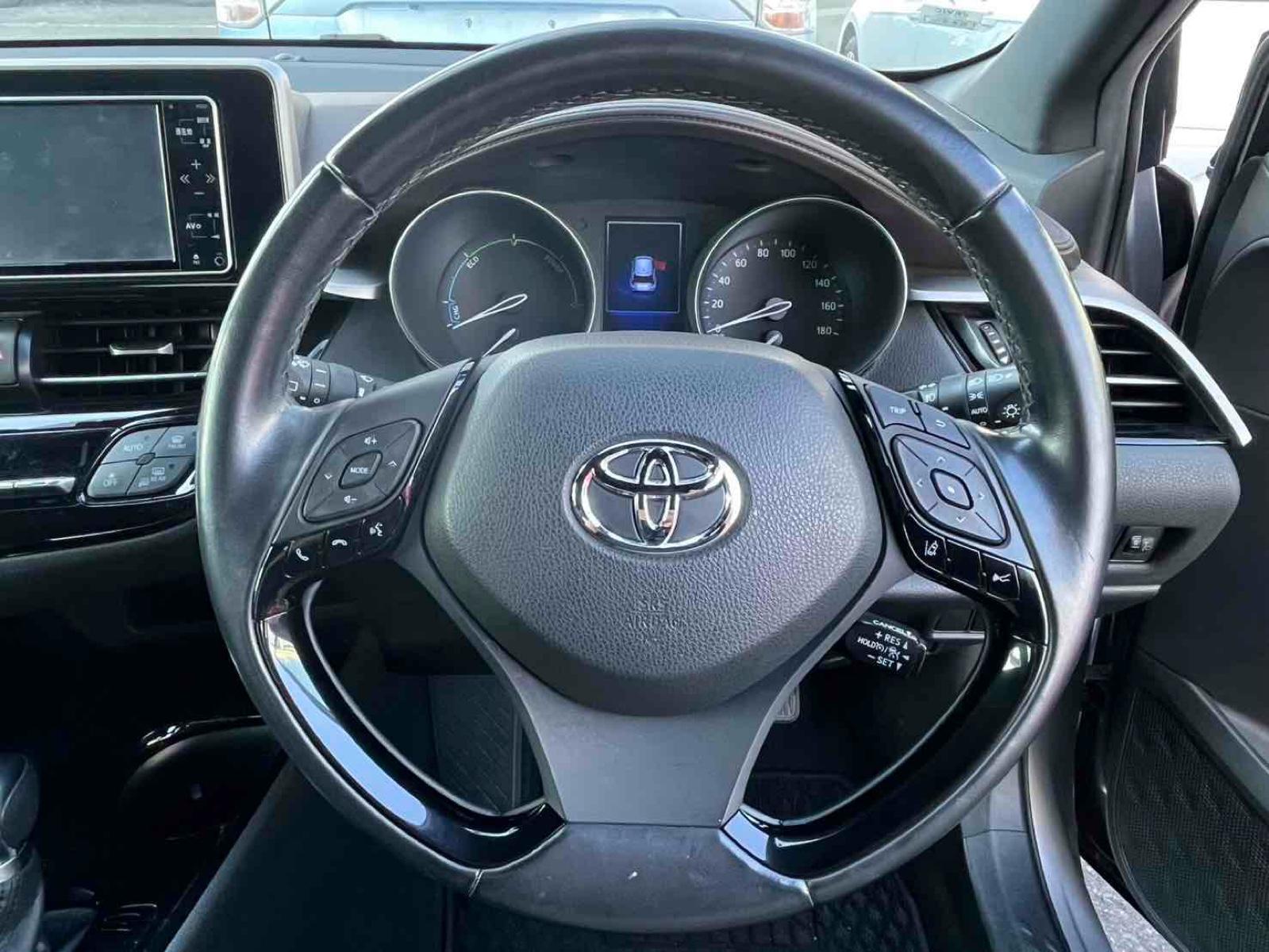 TOYOTA C-HR G Image 8