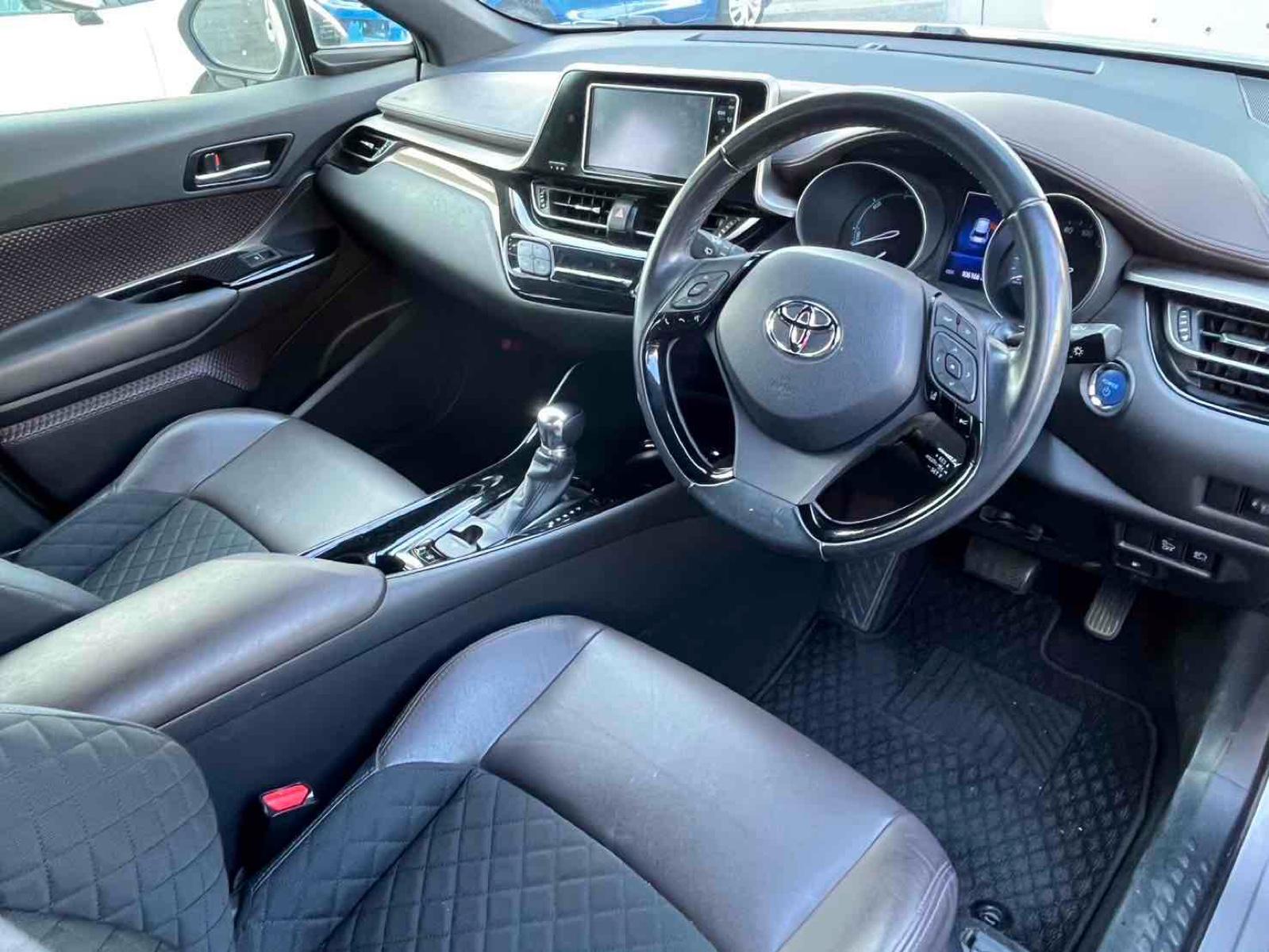 TOYOTA C-HR G Image 5