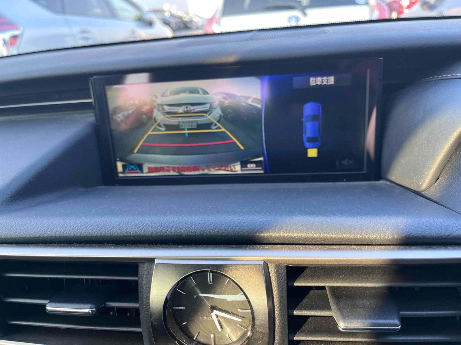 LEXUS IS 4D IS300H Image 15
