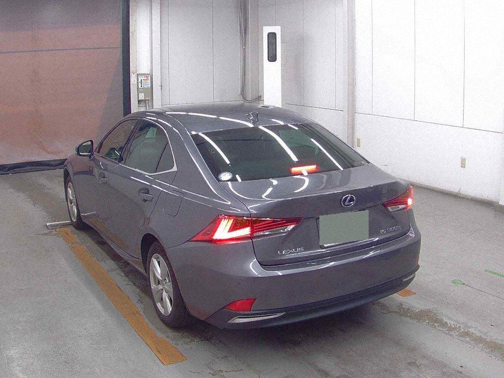 LEXUS IS 4D IS300H Image 4
