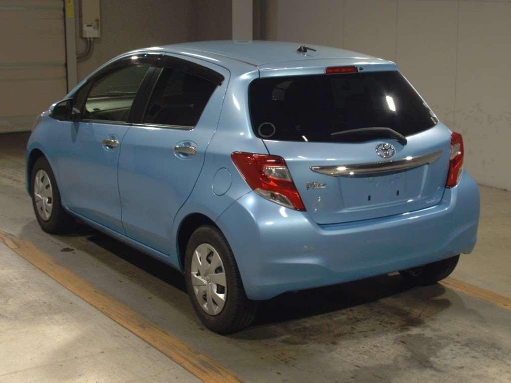 TOYOTA VITZ 1.3F LED EDITION Image 7