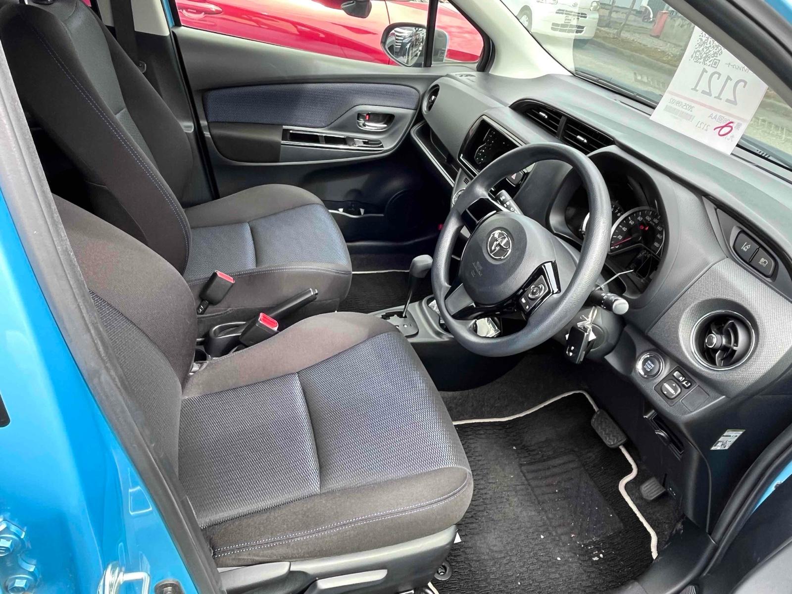TOYOTA VITZ 1.3F LED EDITION Image 15