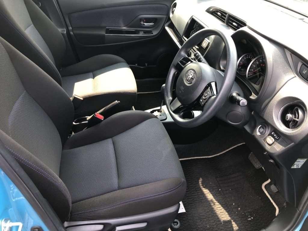 TOYOTA VITZ 1.3F LED EDITION Image 5