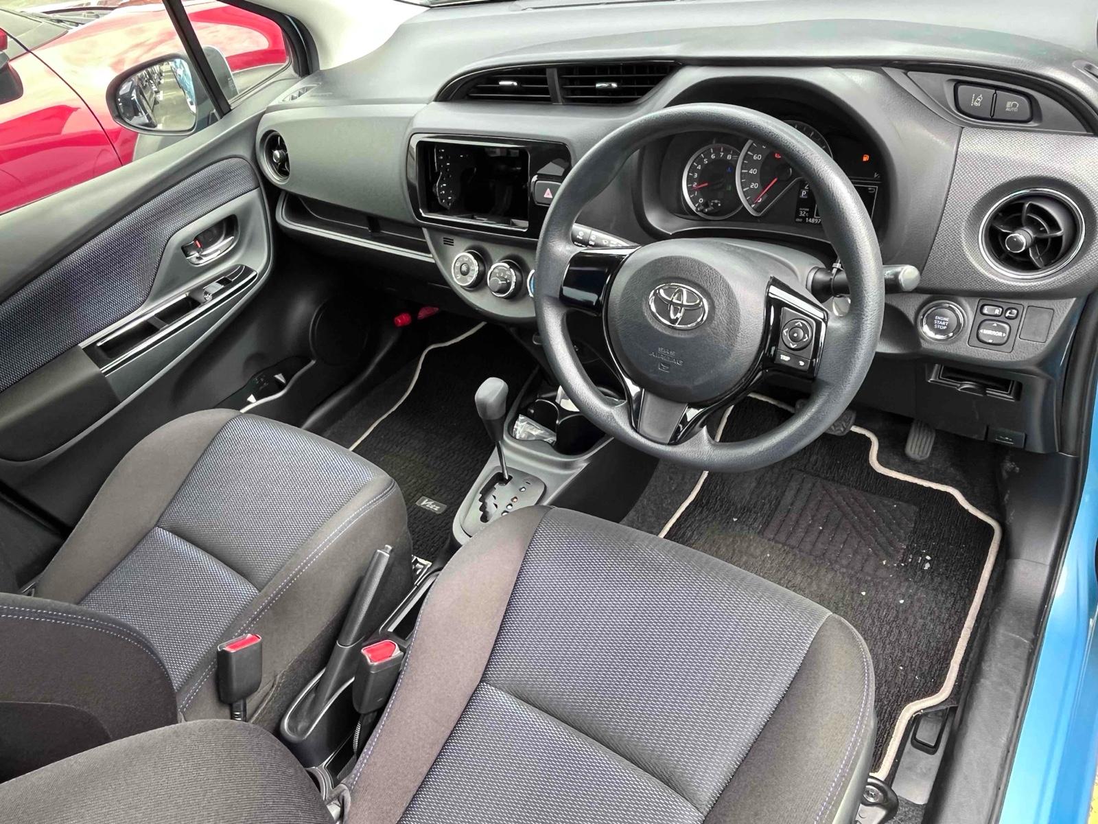 TOYOTA VITZ 1.3F LED EDITION Image 8