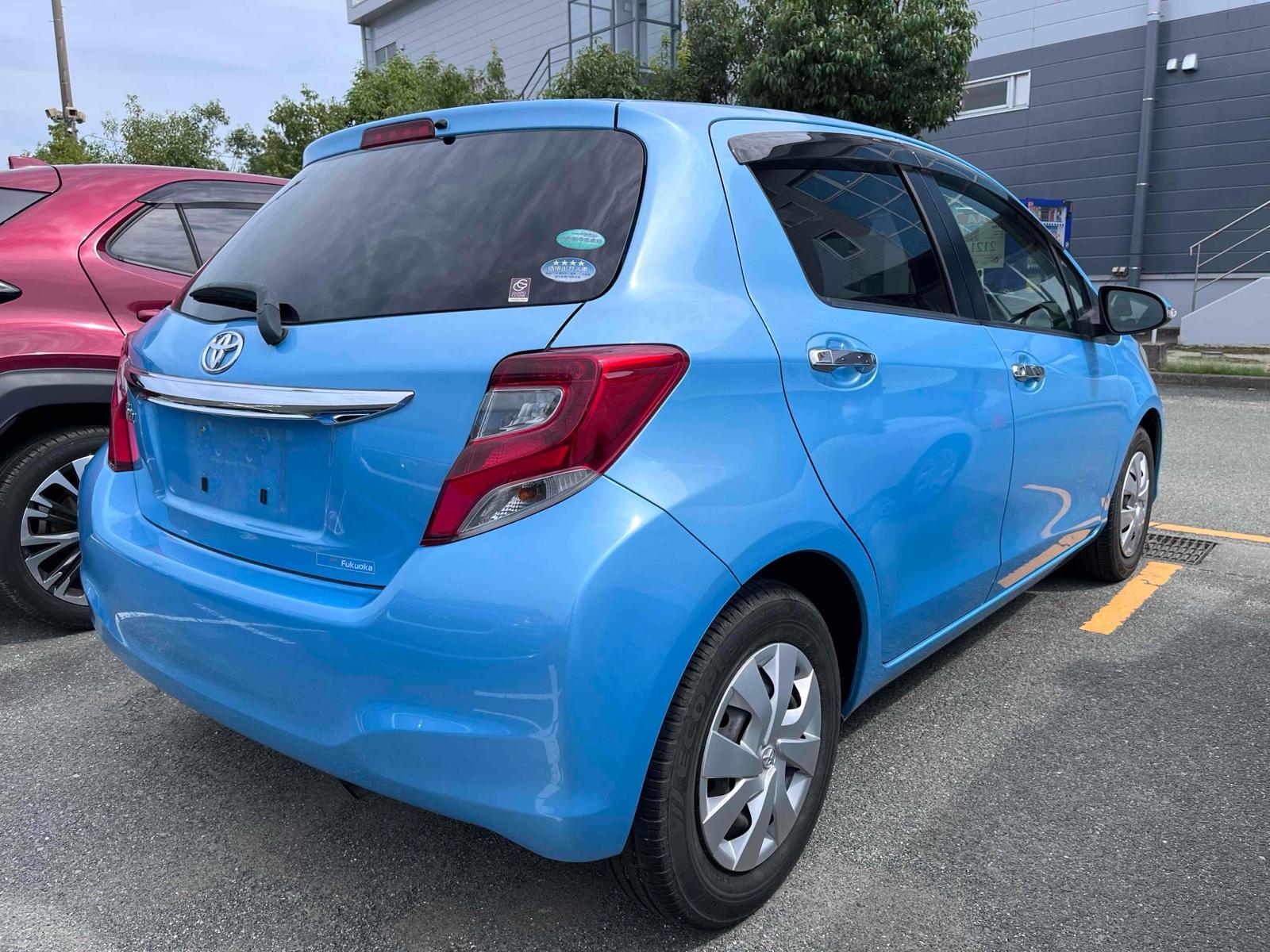 TOYOTA VITZ 1.3F LED EDITION Image 10