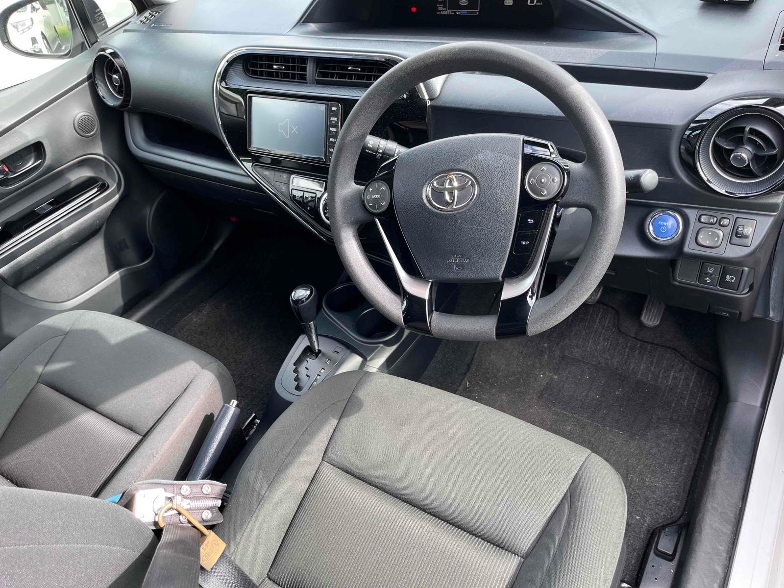 TOYOTA AQUA S STYLE BLACK Image 11