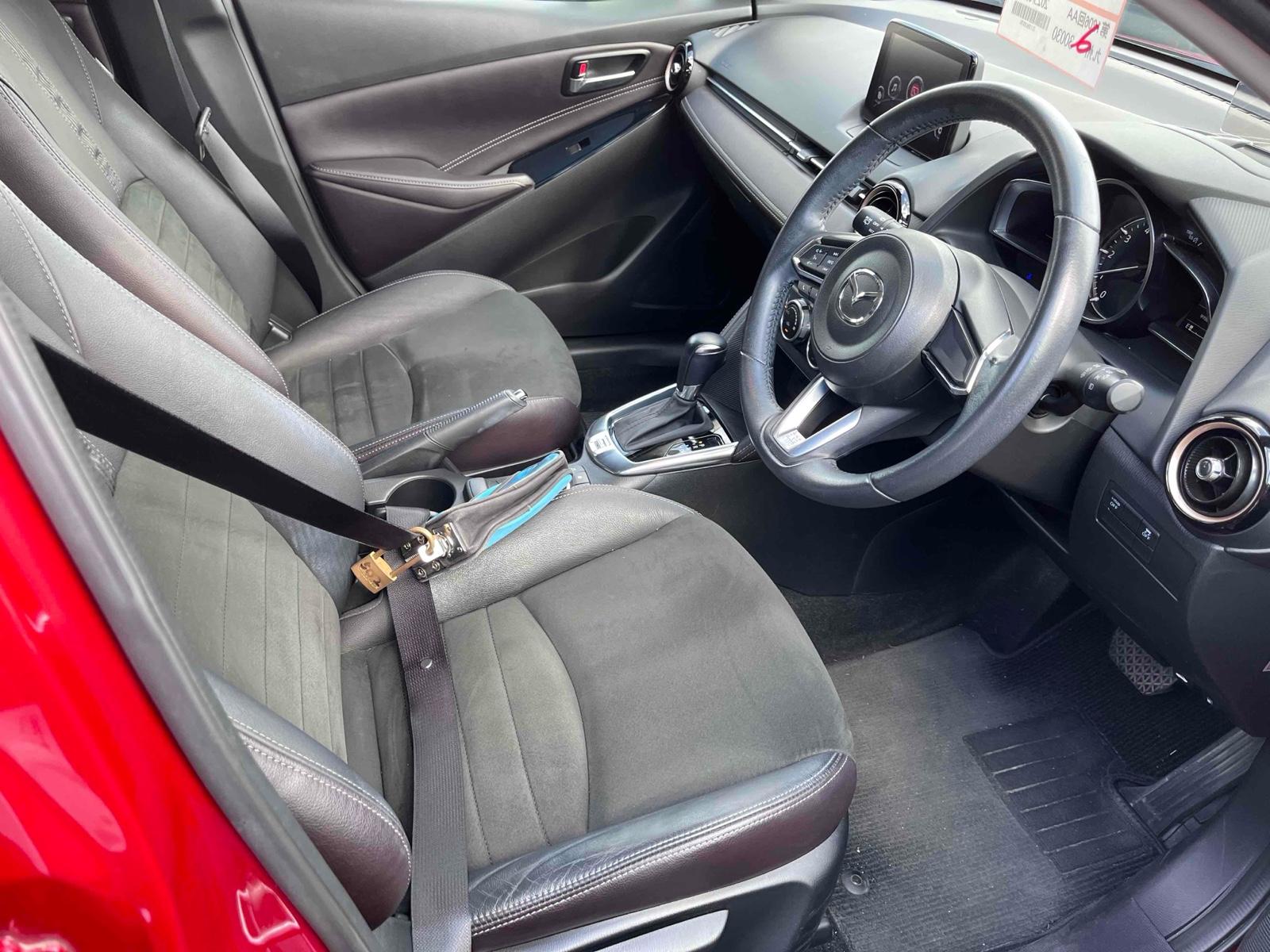 MAZDA DEMIO 13 S TOURING L PACKAGE Image 12